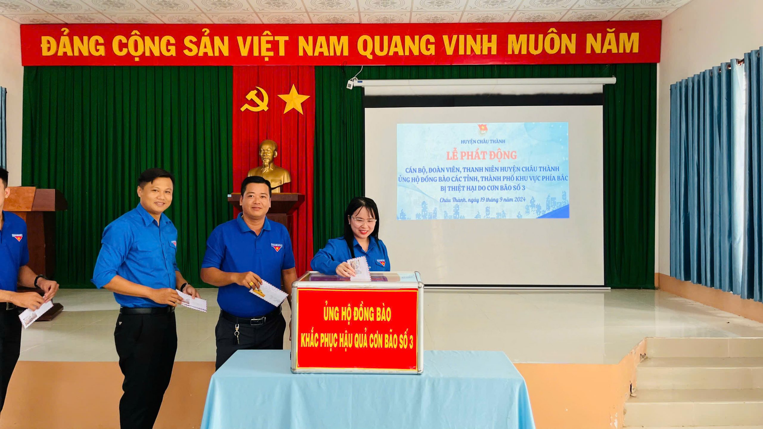 BAN THƯỜNG VỤ HUYỆN ĐOÀN CHÂU THÀNH TỔ CHỨC LỄ PHÁT ĐỘNG CÁN BỘ, ĐOÀN VIÊN, THANH NIÊN HUYỆN ỦNG HỘ ĐỒNG BÀO CÁC TỈNH, THÀNH PHỐ KHU VỰC PHÍA BẮC BỊ THIỆT HẠI DO CƠN BÃO SỐ 3