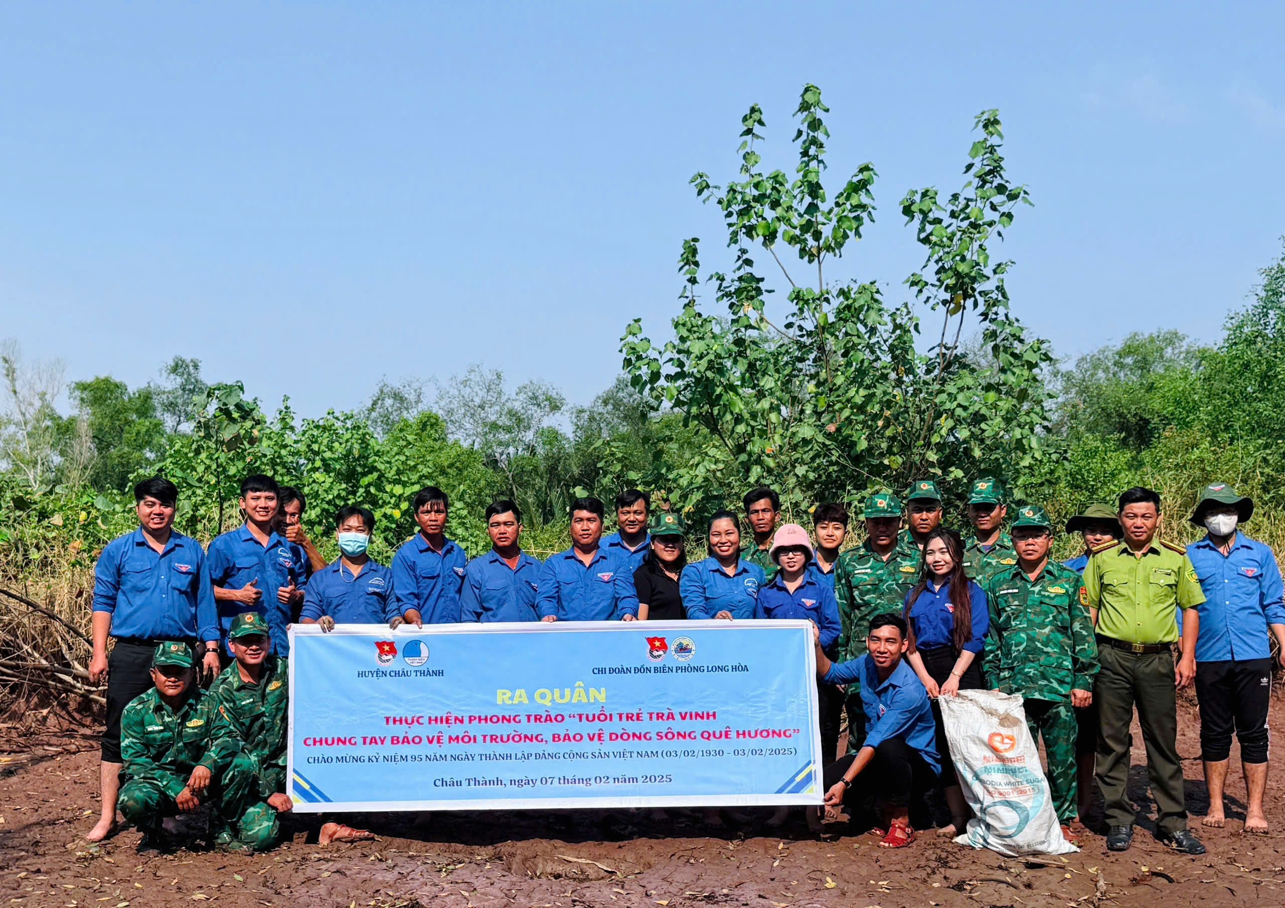 CHÂU THÀNH: RA QUÂN HƯỞNG ỨNG PHONG TRÀO “TUỔI TRẺ TRÀ VINH CHUNG TAY BẢO VỆ MÔI TRƯỜNG – BẢO VỆ DÒNG SÔNG QUÊ HƯƠNG” CHÀO MỪNG KỶ NIỆM 95 NĂM NGÀY THÀNH LẬP ĐẢNG CỘNG SẢN VIỆT NAM (3/2/1930-3/2/2025)