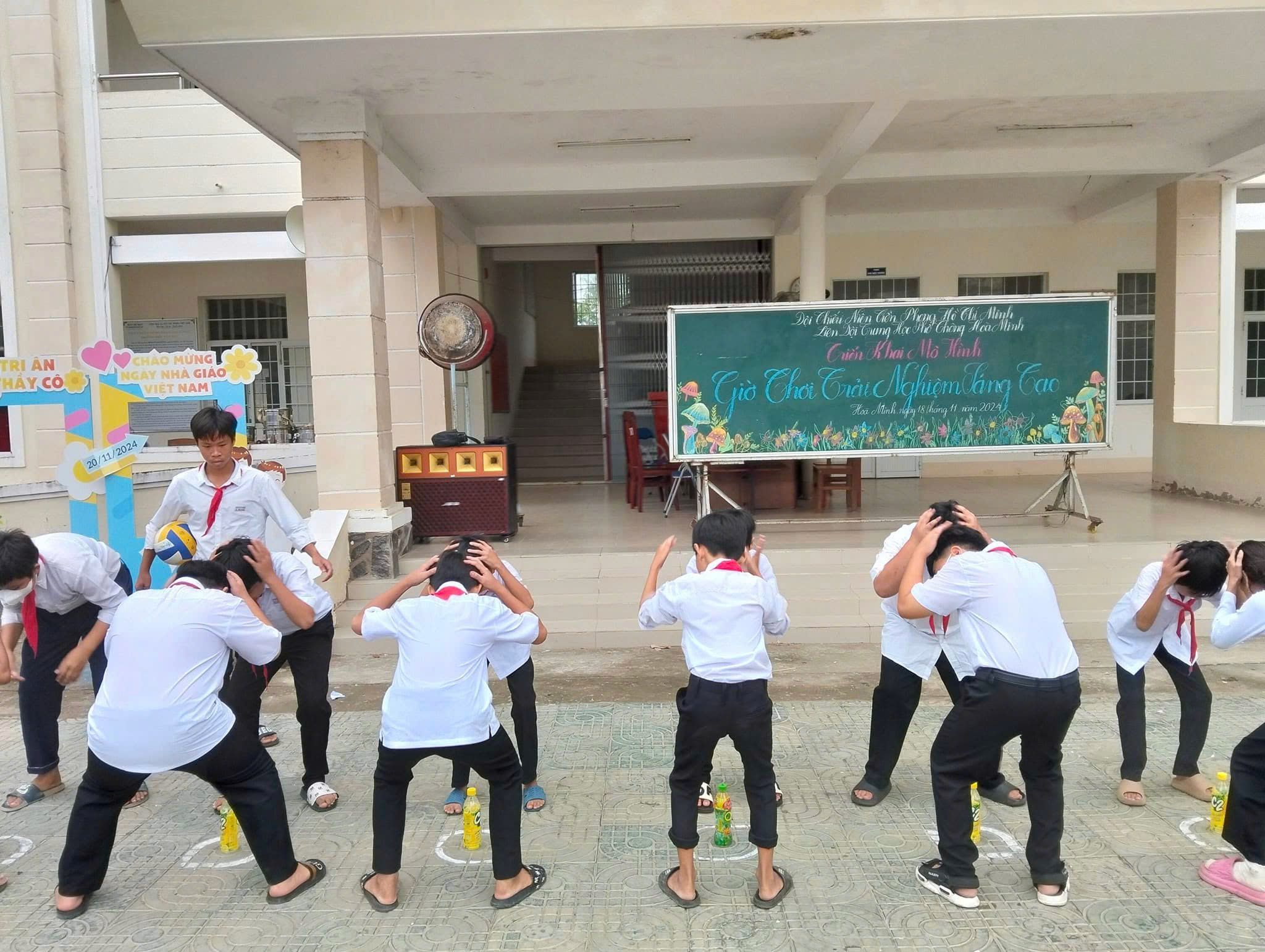 100% LIÊN ĐỘI TRÊN ĐỊA BÀN HUYỆN CHÂU THÀNH TRIỂN KHAI THỰC HIỆN HIỆU QUẢ MÔ HÌNH “GIỜ RA CHƠI TRẢI NGHIỆM, SÁNG TẠO” NĂM HỌC 2024 – 2025
